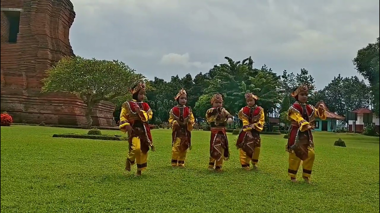 Tari Dongklak Oleh RA Muawanah Penanggalan Dukuhdimoro 