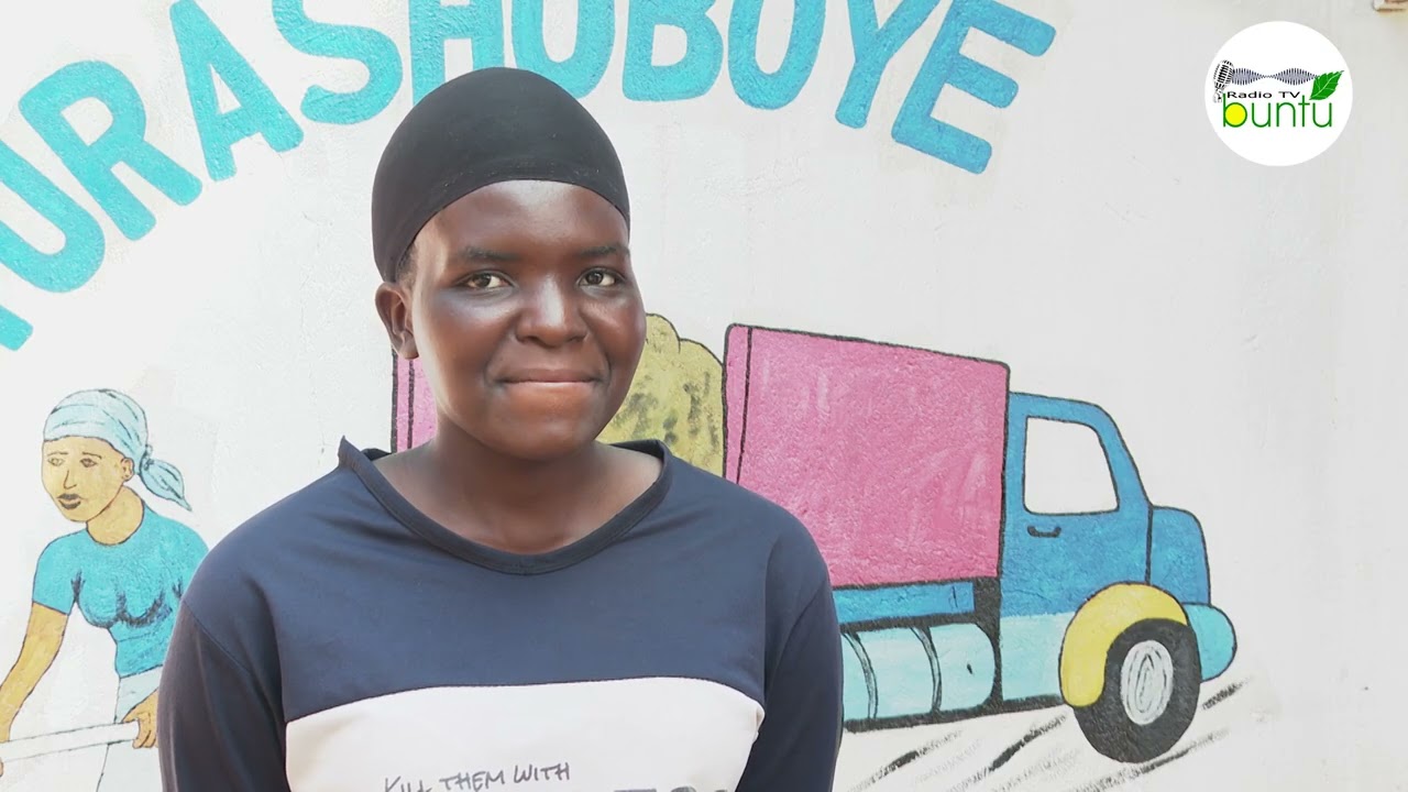 HARIHO ABAVYEYI BATARATAHURA KO UMWIGEME NAWE ASHOBORA GUKINA UMUPIRA W'AMAGURU AKABIGIRA UMWUGA .