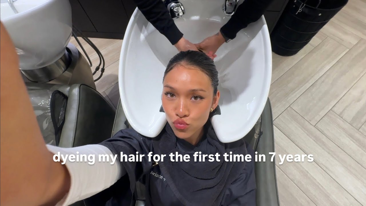 hair vlog in NYC / bleaching virgin hair & going lighter