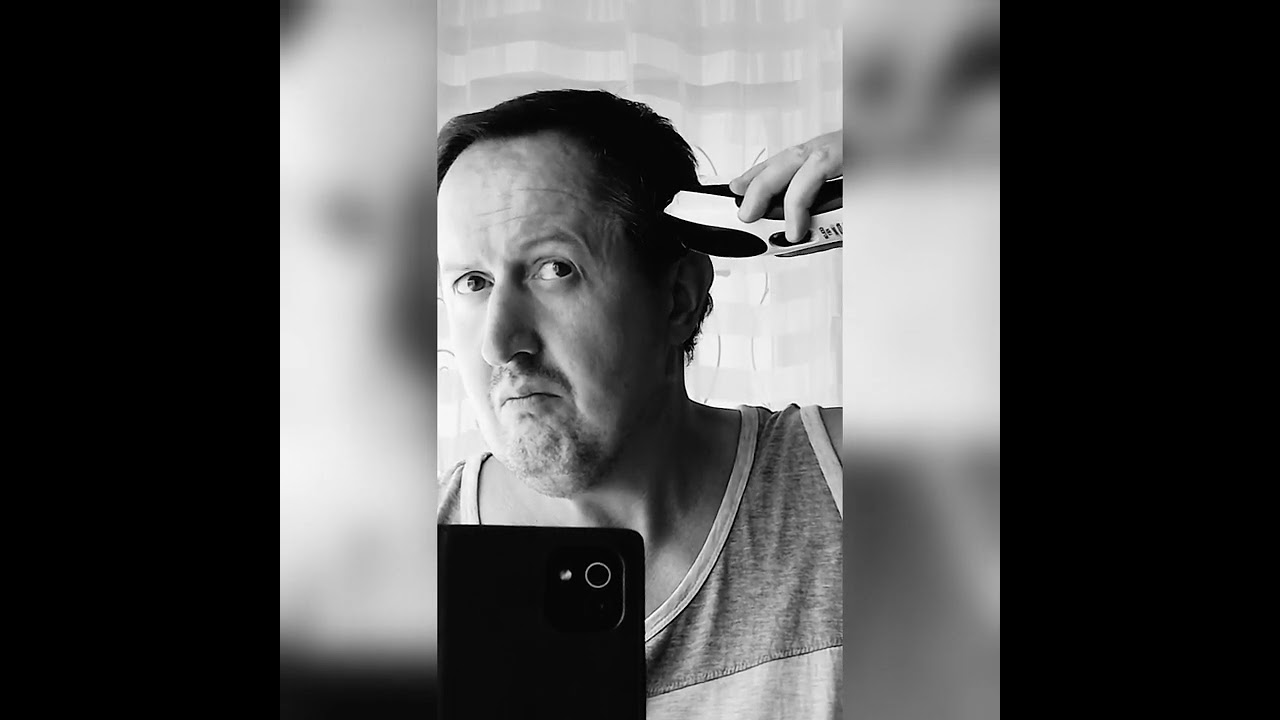 TEST HAARSCHNEIDEGER&Auml;T SCHR&Auml;G AUFS&Auml;TZE DER FIRMA WAHL.