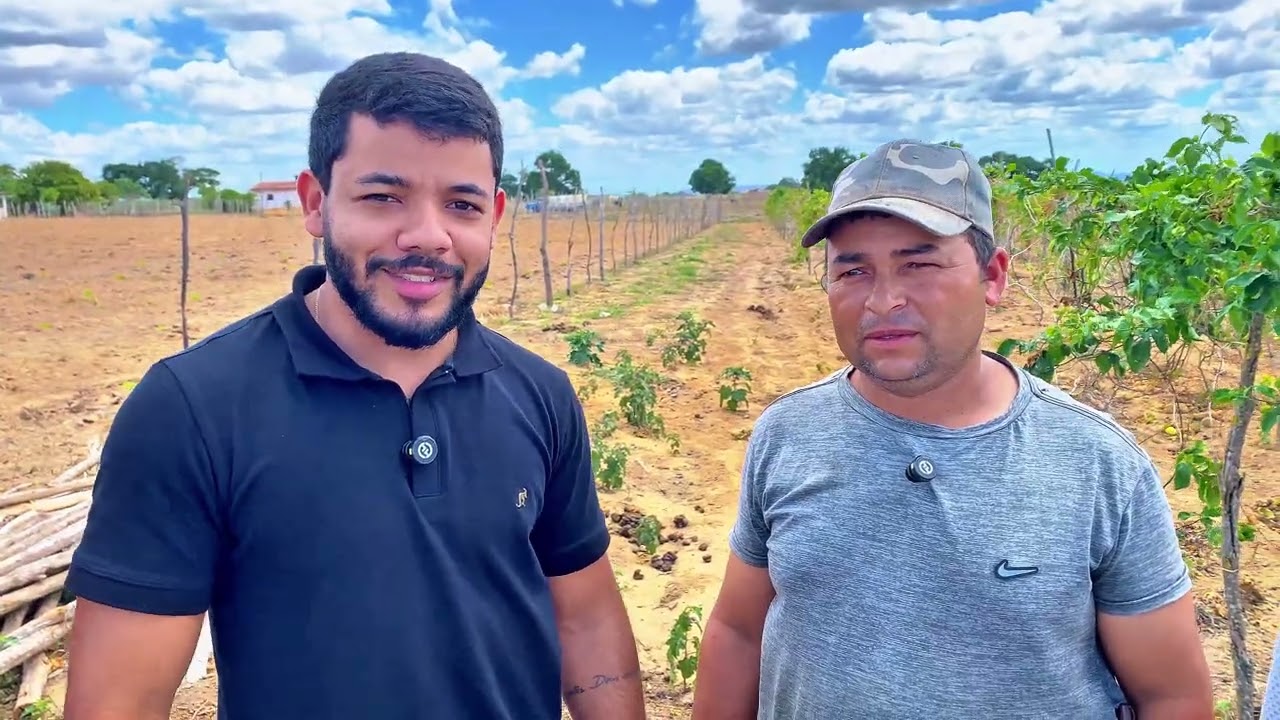 Em Araruna, produtores rurais agradecem ao governo do Estado pelo incentivo na cultura do maracujá.