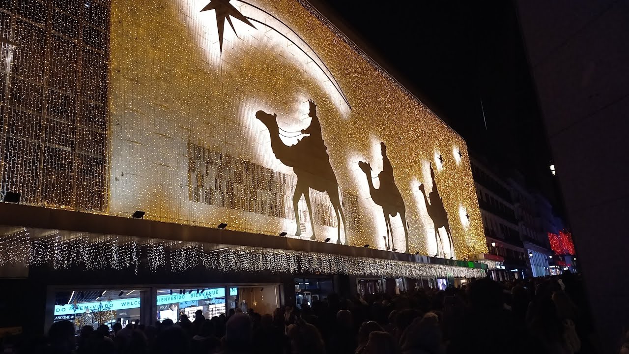 RECORRIENDO Y DISFRUTANDO LAS LUCES NAVIDEÑAS DE MADRID PARTE 3.
