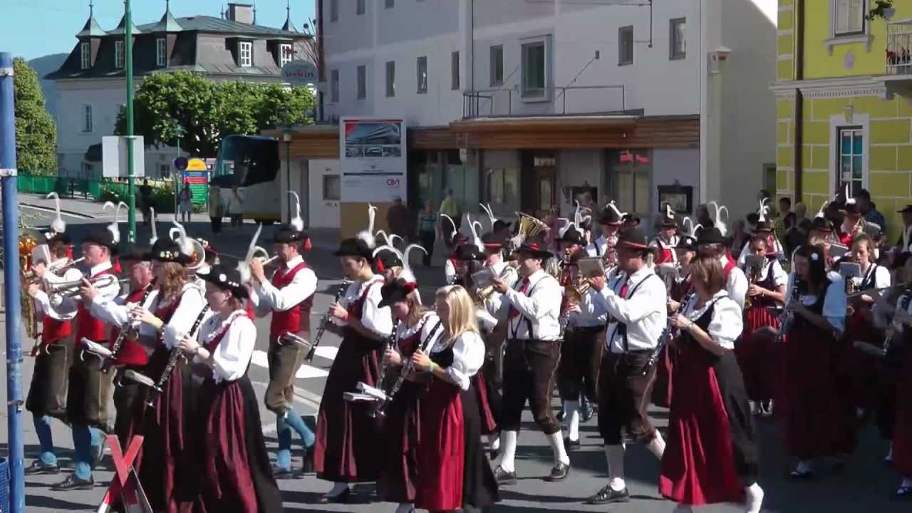80 Jahre Bürgermusik Millstatt_Defillierung der Gastkapellen