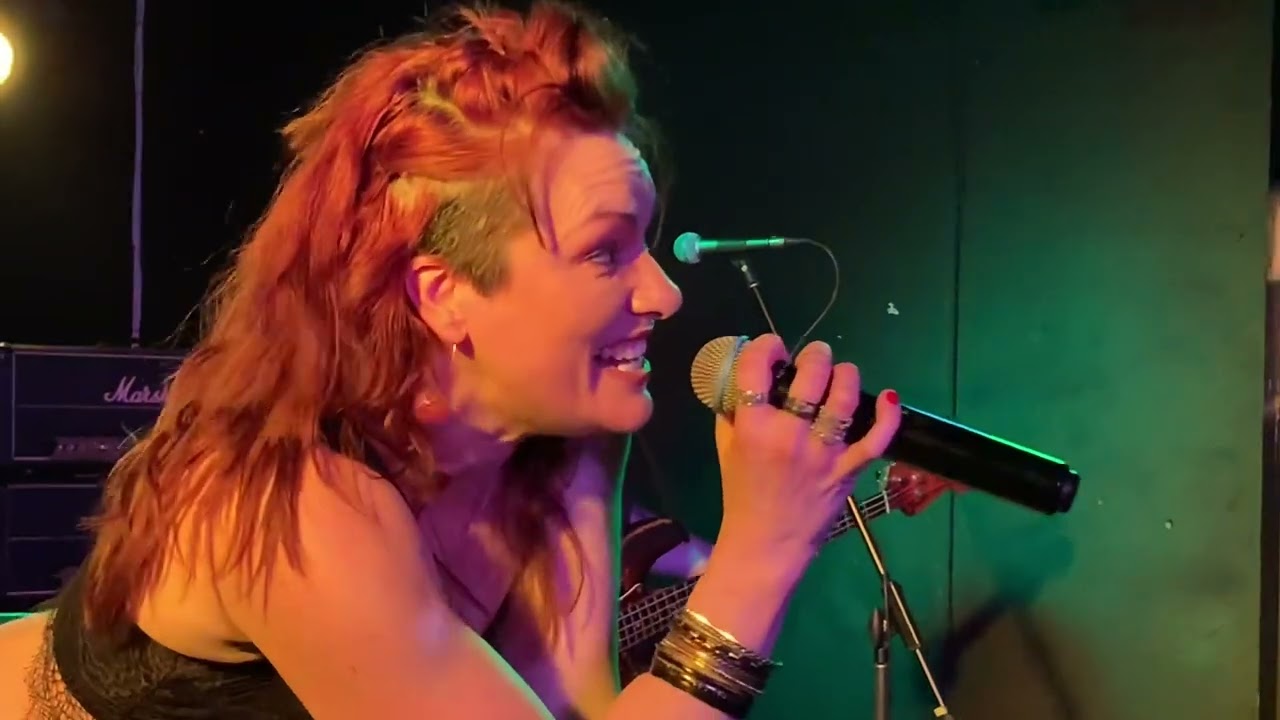 Whole Lotta Rosie - Dirty Deeds