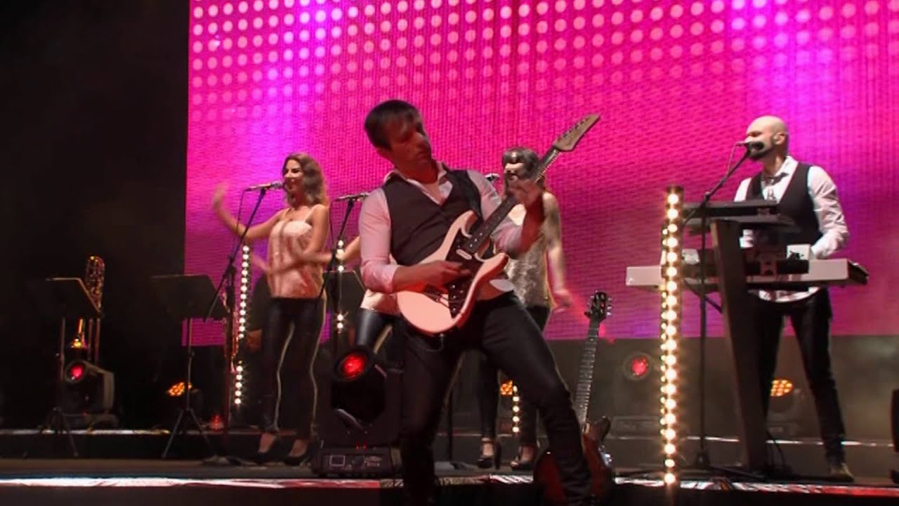 Toy - Aguenta-te com esta (Live) | Official Video)