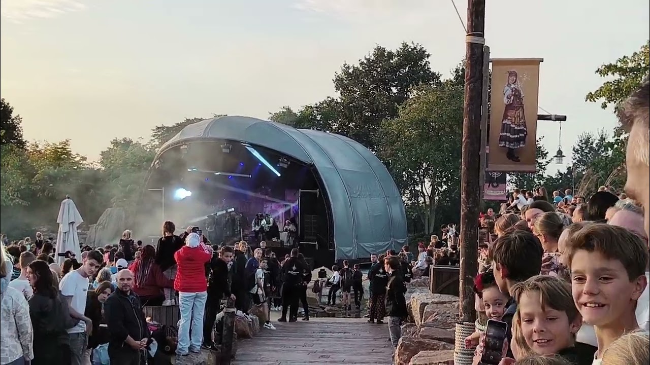 Toverland Halloween nights parade