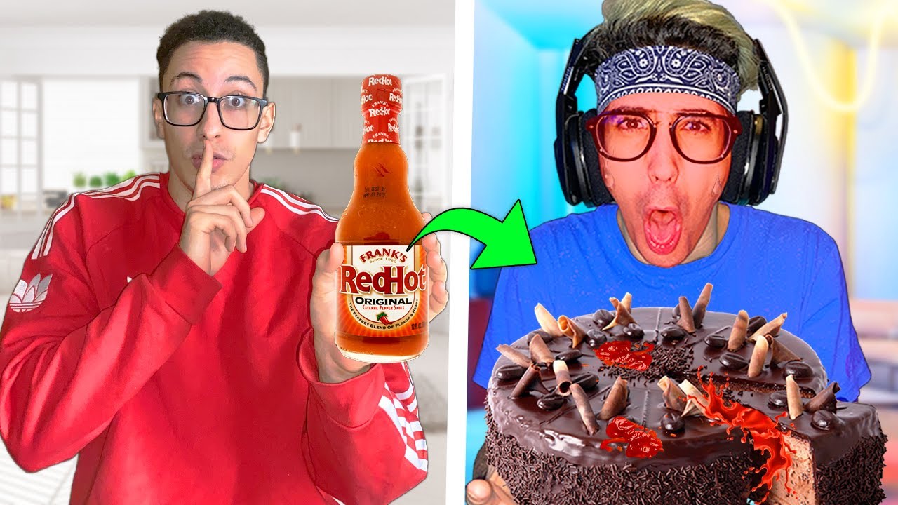 TROLLO TEKNOYD con la TORTA PICCANTE MENTRE &egrave; in LIVE...
