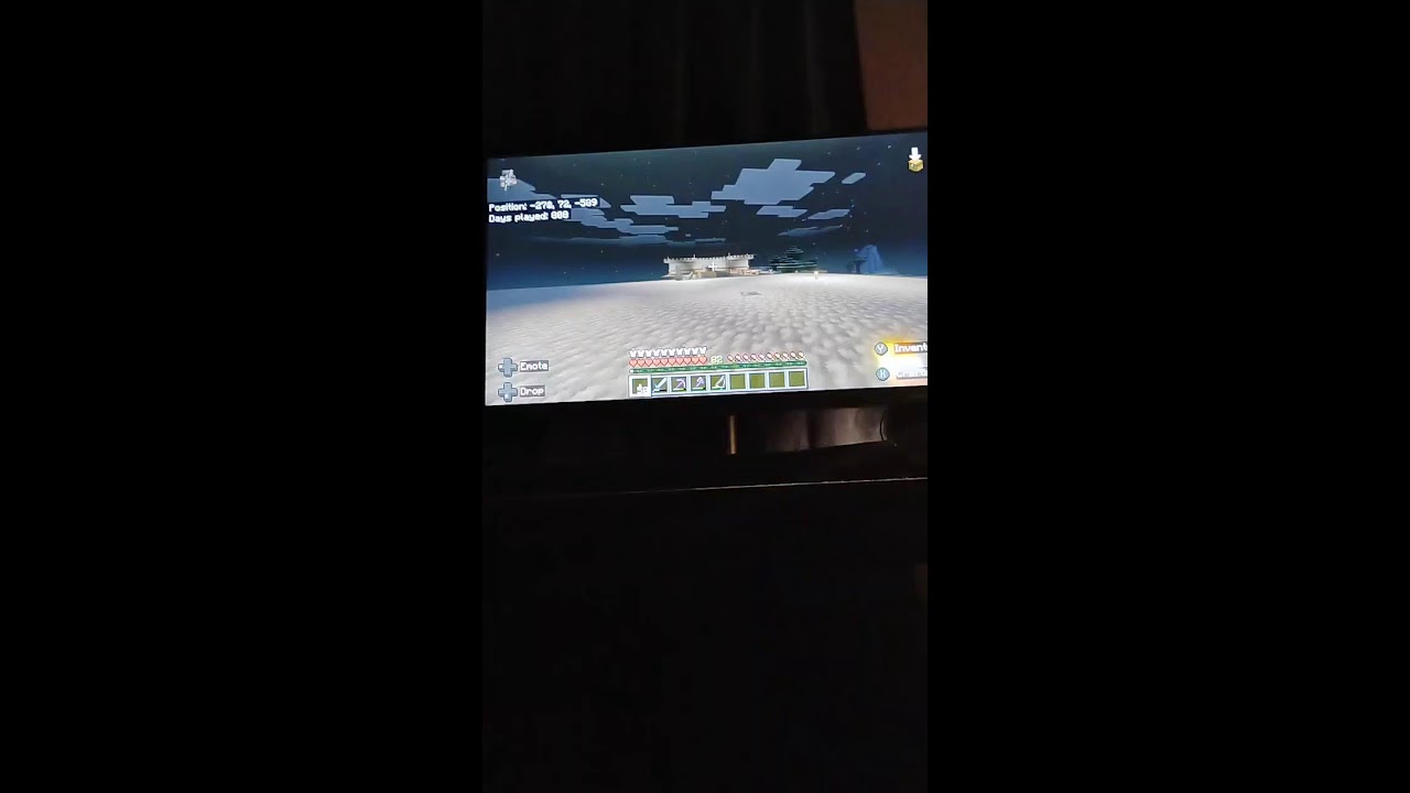 Playing Minecraft while talking to chat