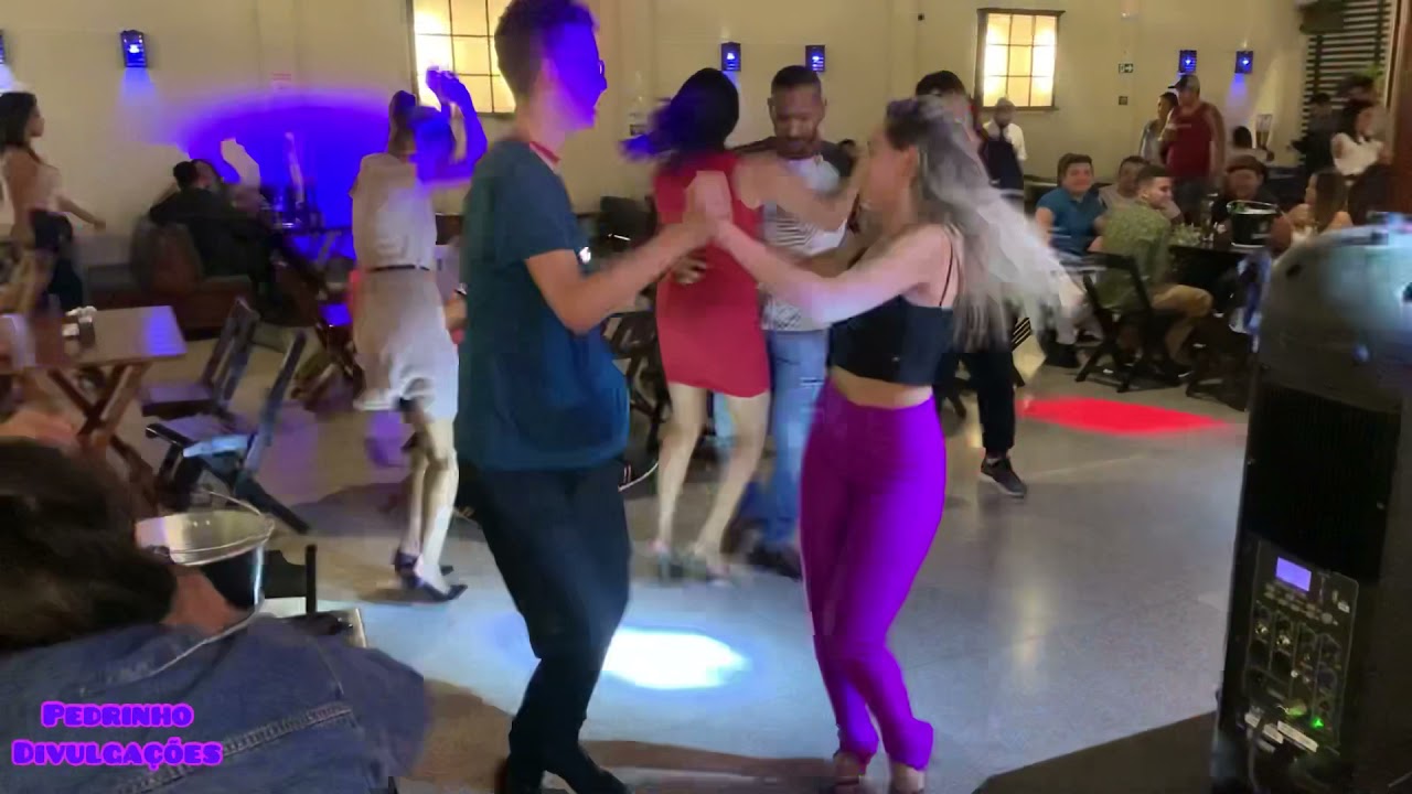 Esse casal dança muito olha aí💜💙🕺🏼💃🏻