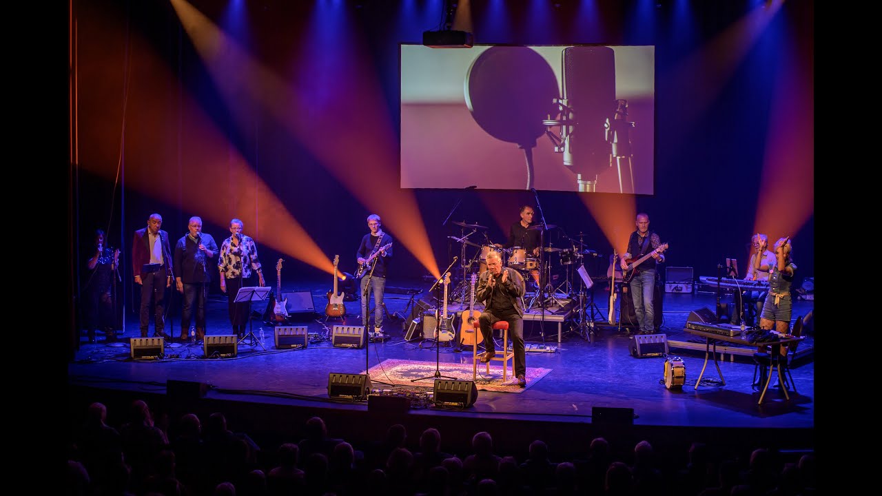 meziek oet de fabriek  projecties op muziek deel 1