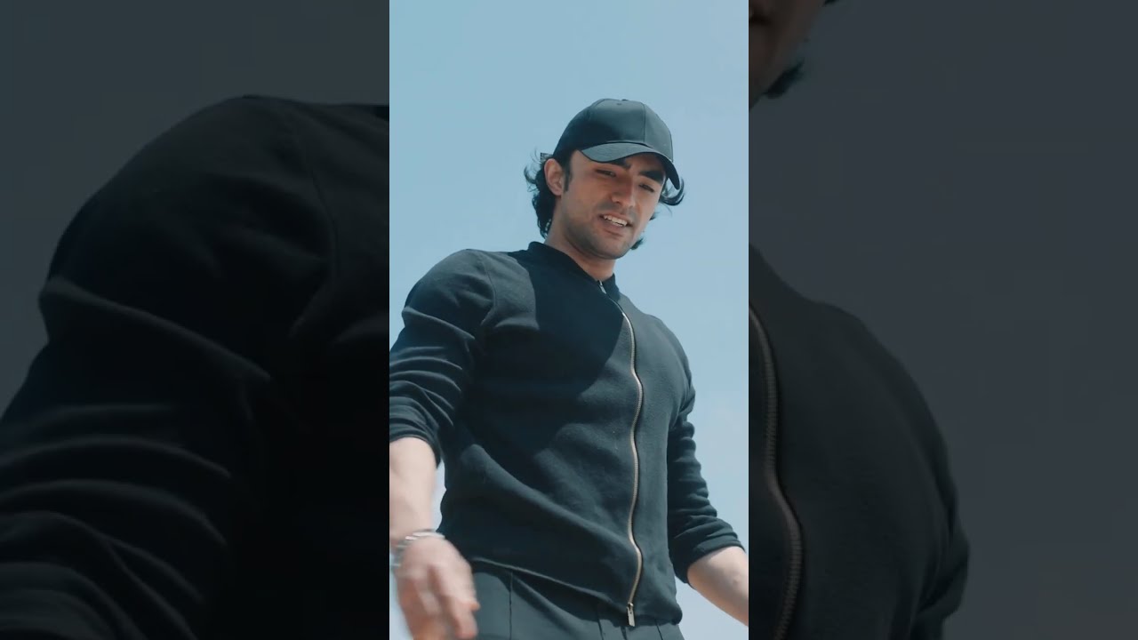 رئيس مافيا CEO يوبّخ رجاله—فجأة فتاة تشبهه تمامًا تقتحم وتصرخ: 