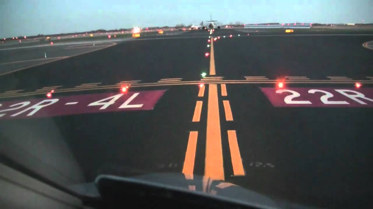 JFK international airport cockpit/flightdeck taxi Highspeed