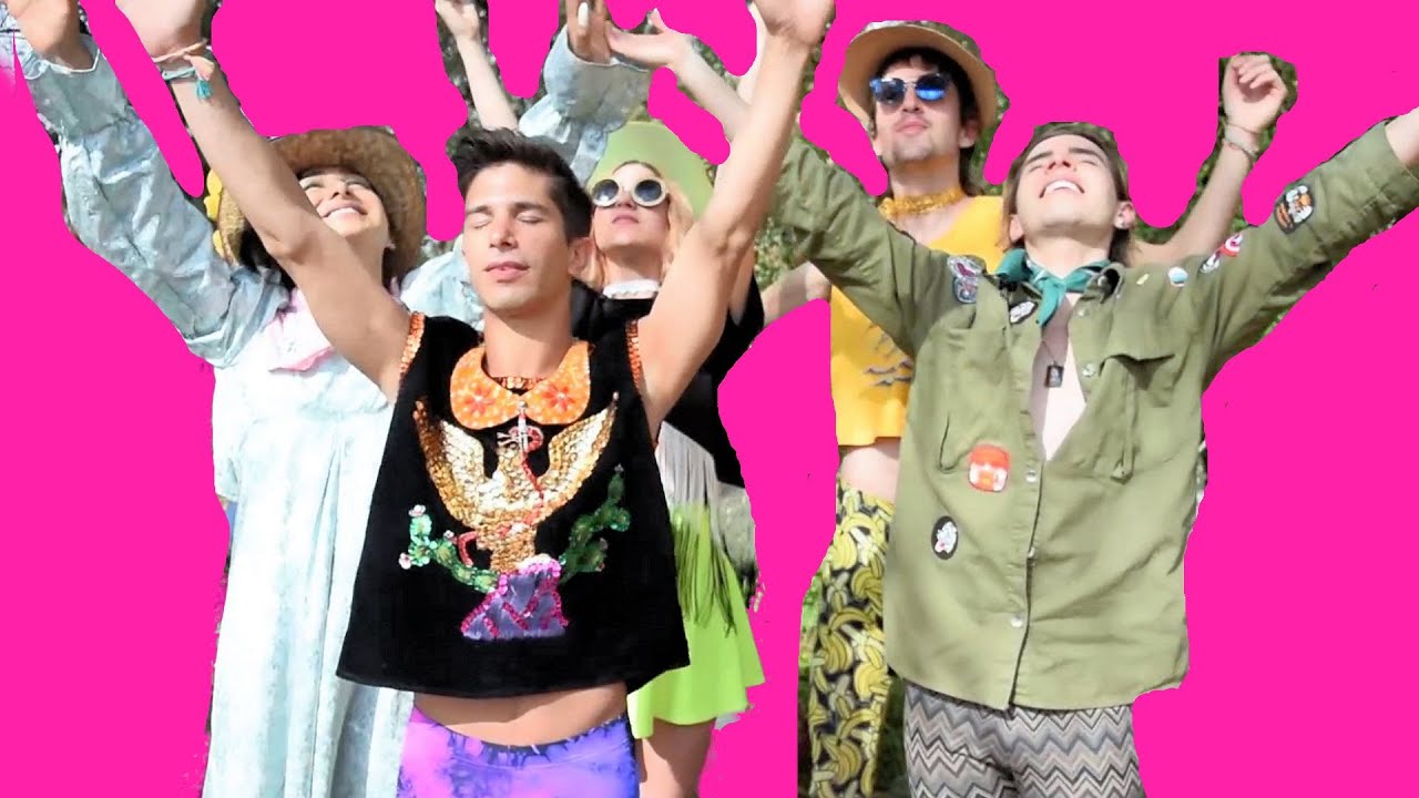 LOCAS EN LAS TRAJAS FT HOLYCHILD │ Los Jonas Vloggers