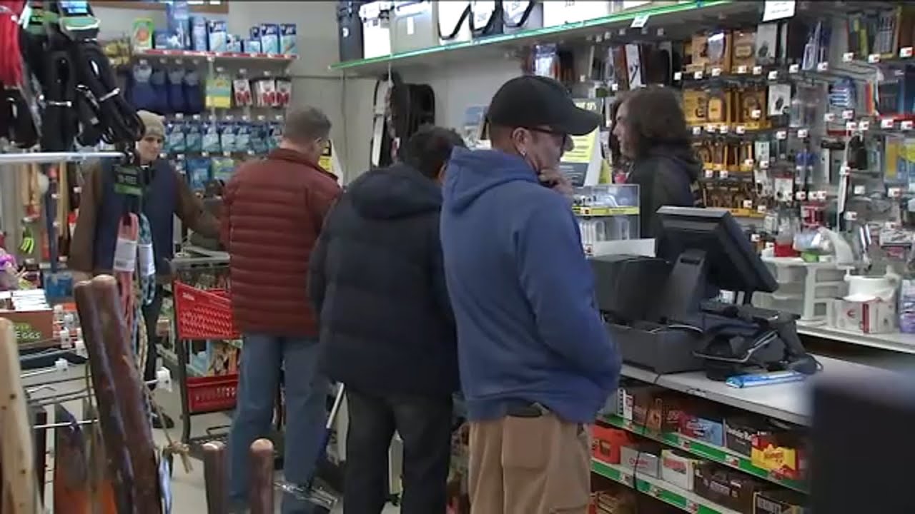 NY residents prepare for weekend snowstorm
