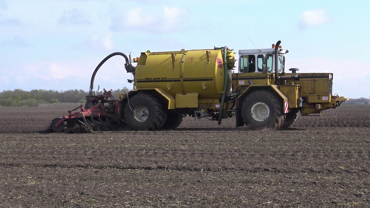 BOUWLAND BEMESTEN MET EEN TERA GATOR 2204 EVERS BEMESTER