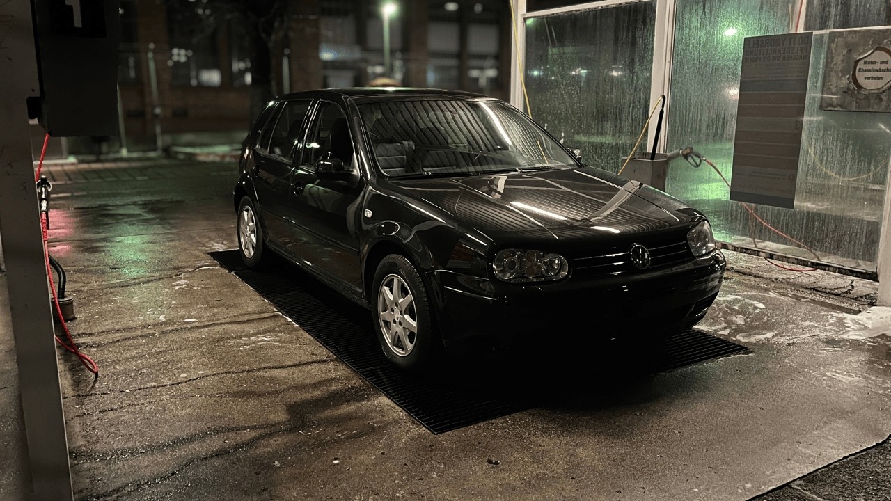 Giving the Golf a quick foam wash | VW Golf IV 1.9 TDI 4Motion POV Shot on DJI Osmo Nano