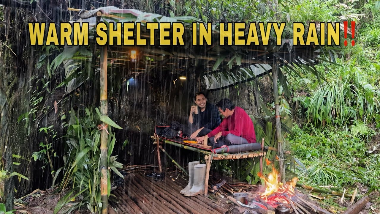 NOT SOLO SURVIVAL CAMPING In VERY LONG HEAVY RAIN – Building Warm BUSHCRAFT SHELTER In HEAVY RAIN‼️