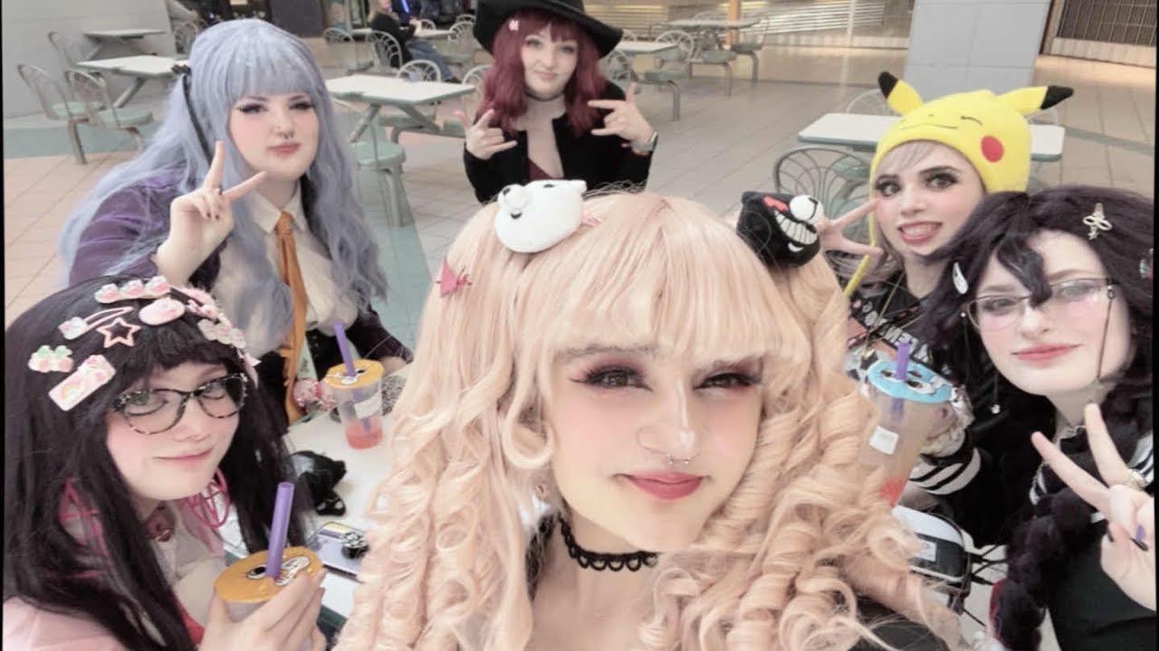 DANGANRONPA COSPLAY MALL MEET UP