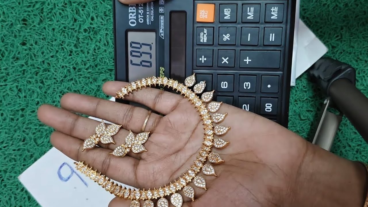 Diamond replica necklace 