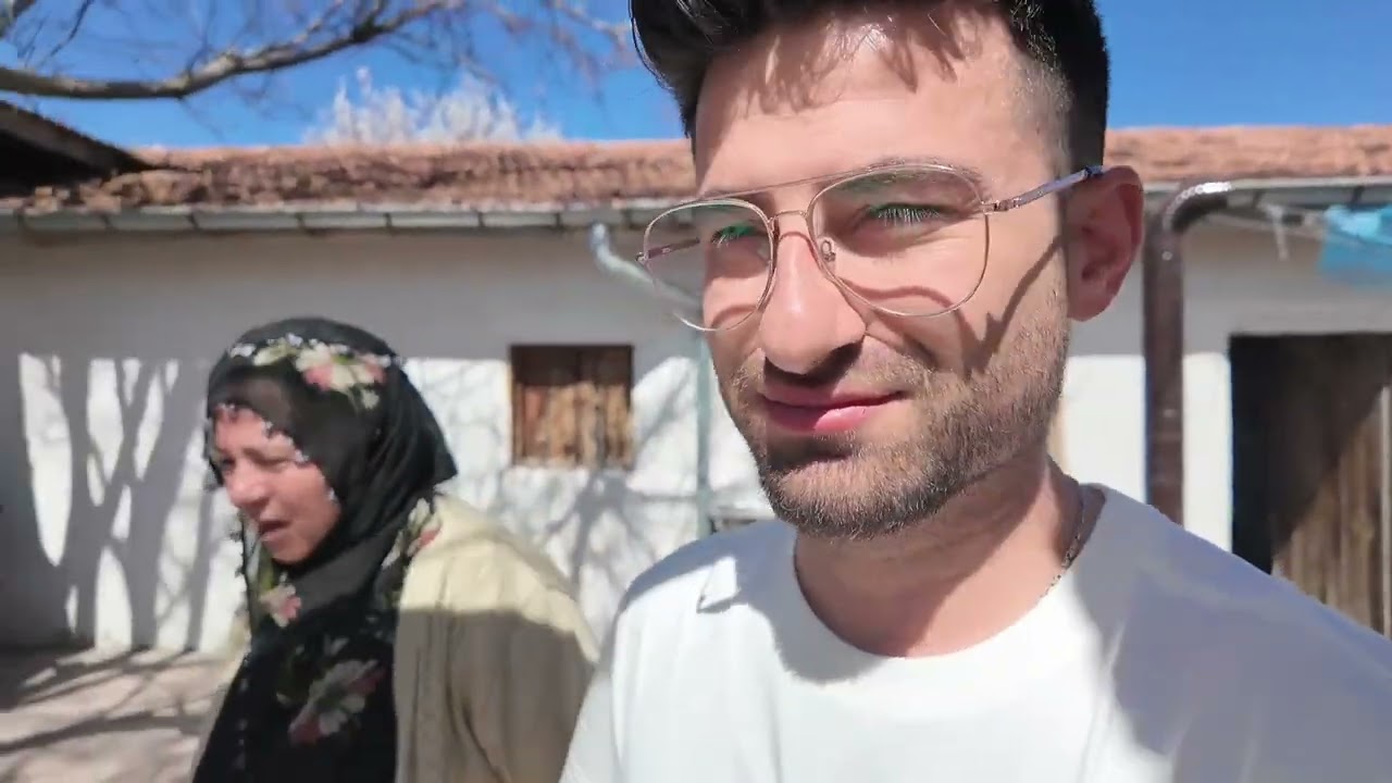 Annem Babam Köyde Süt Aldık Yoğurt yapıyok Süt Taştı