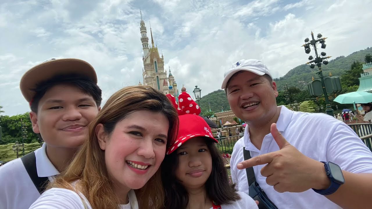 Hongkong Trip! Day 1 Disneyland & Day 2 The Peak!