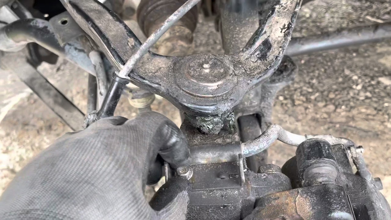 2002 GMC Cadillac Escalade 6.0L Replaced Control arm (upper)