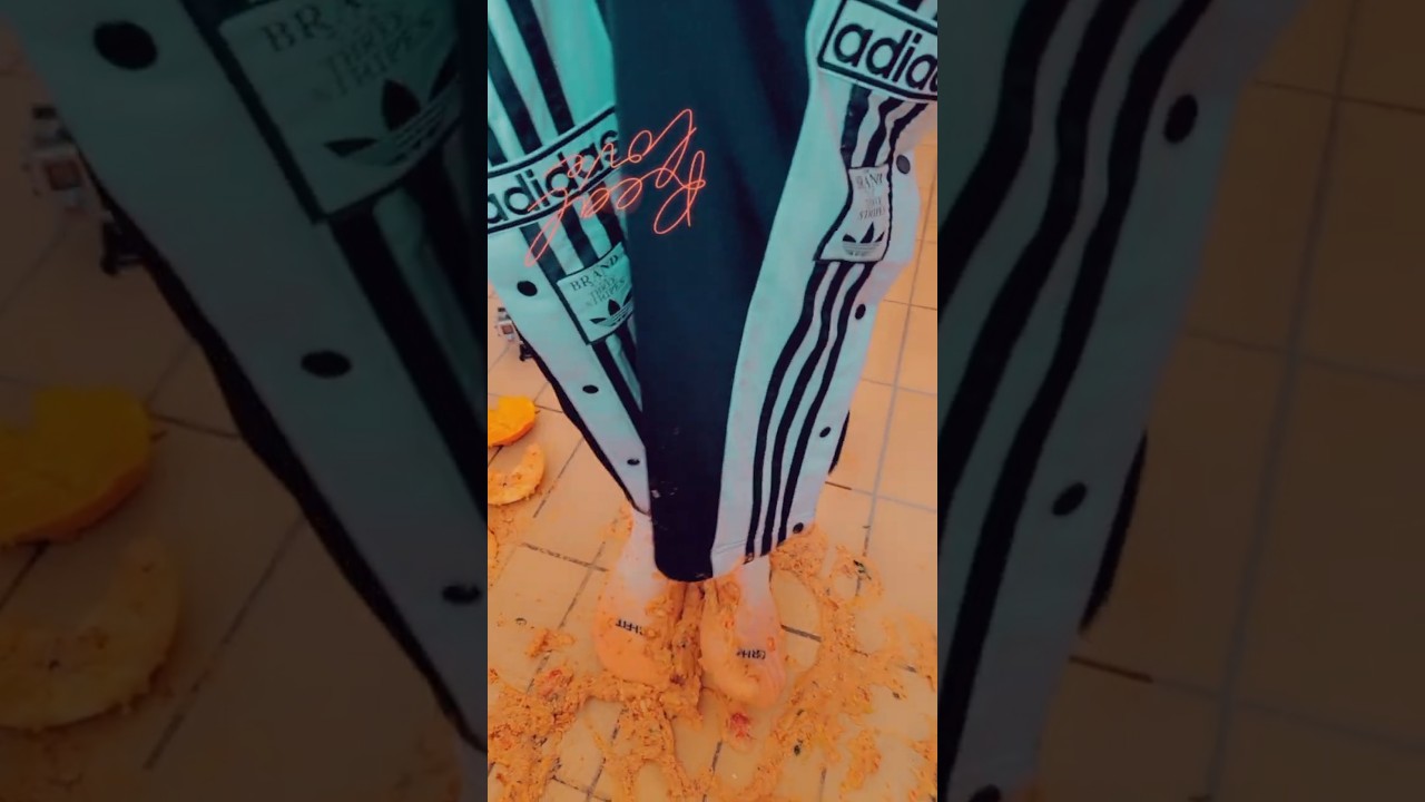 adibreak and nike socks #socks #nike #adidas #adidassocks #adibreak #messy #messysocks #smashcake