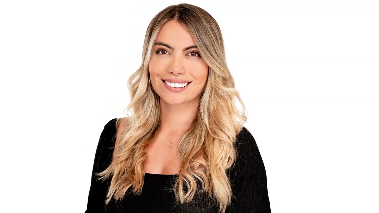 Miami Headshots Photographer BTS session, Discover the Art of Professional Headshots