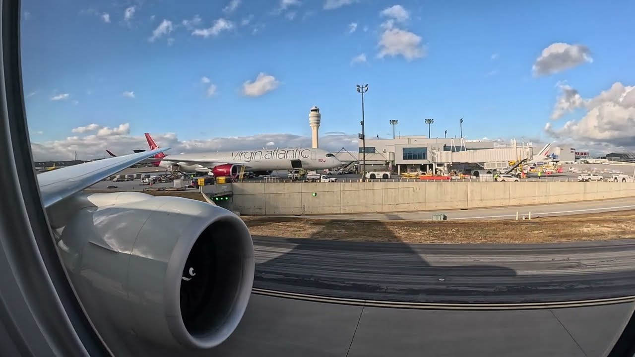 Qatar Airways B777-300ER Landing at Atlanta Hartsfield-Jackson Intl. (ATL/KATL)