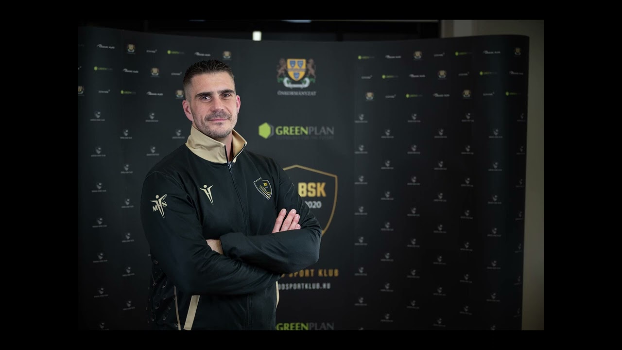 ,,A felnőtt csapatnak, mint egy zászlós hajónak, elől kell mennie