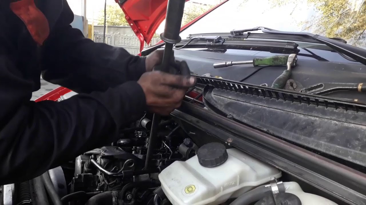 Демонтаж форсунки на Mercedes Vito 639