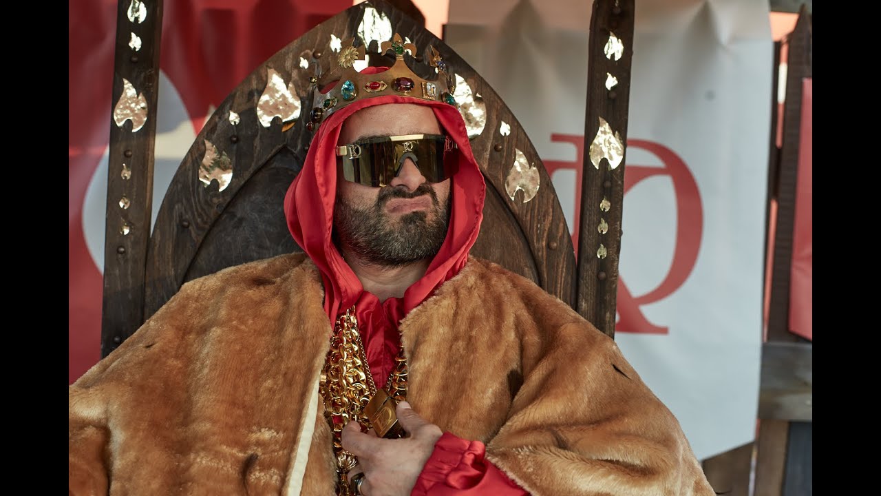 KAPITÁN DEMO - ŘEKNI MÁMĚ, AŤ TI KOUPÍ BENTLEY (official video)