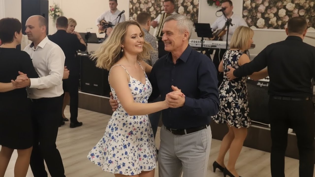 Wesoła Spódnica – Gdy rozbrzmiewa ta melodia, zapomina się o troskach i liczy się tylko chwila