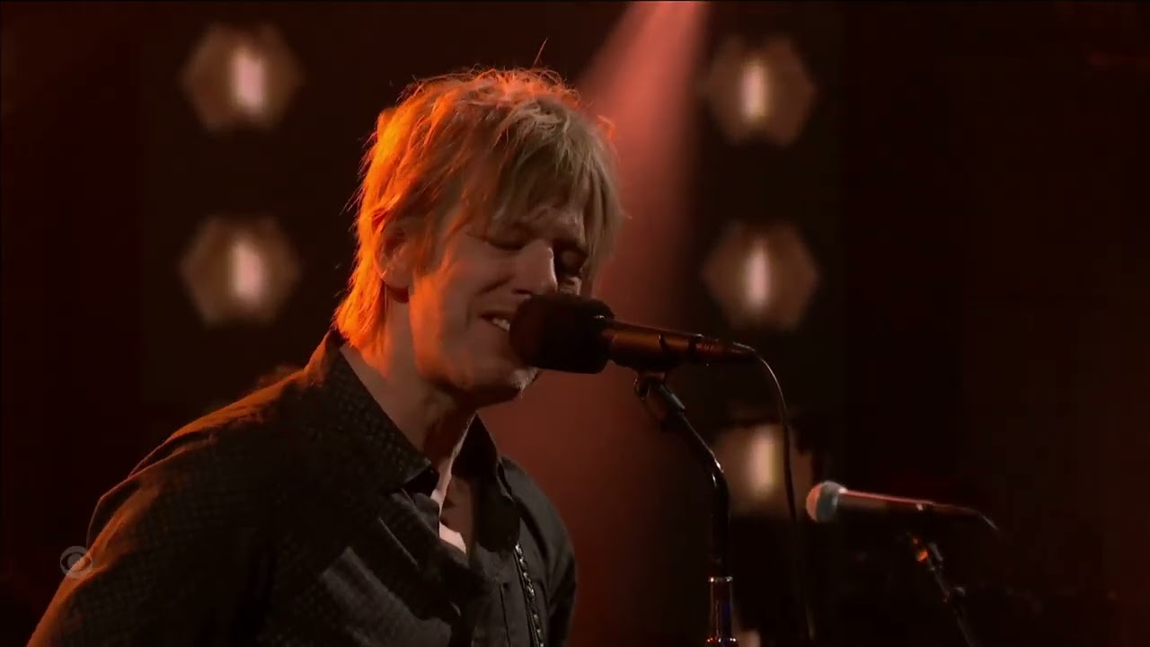 Spoon – Wild | The Late Show with Stephen Colbert (12/2/2022)