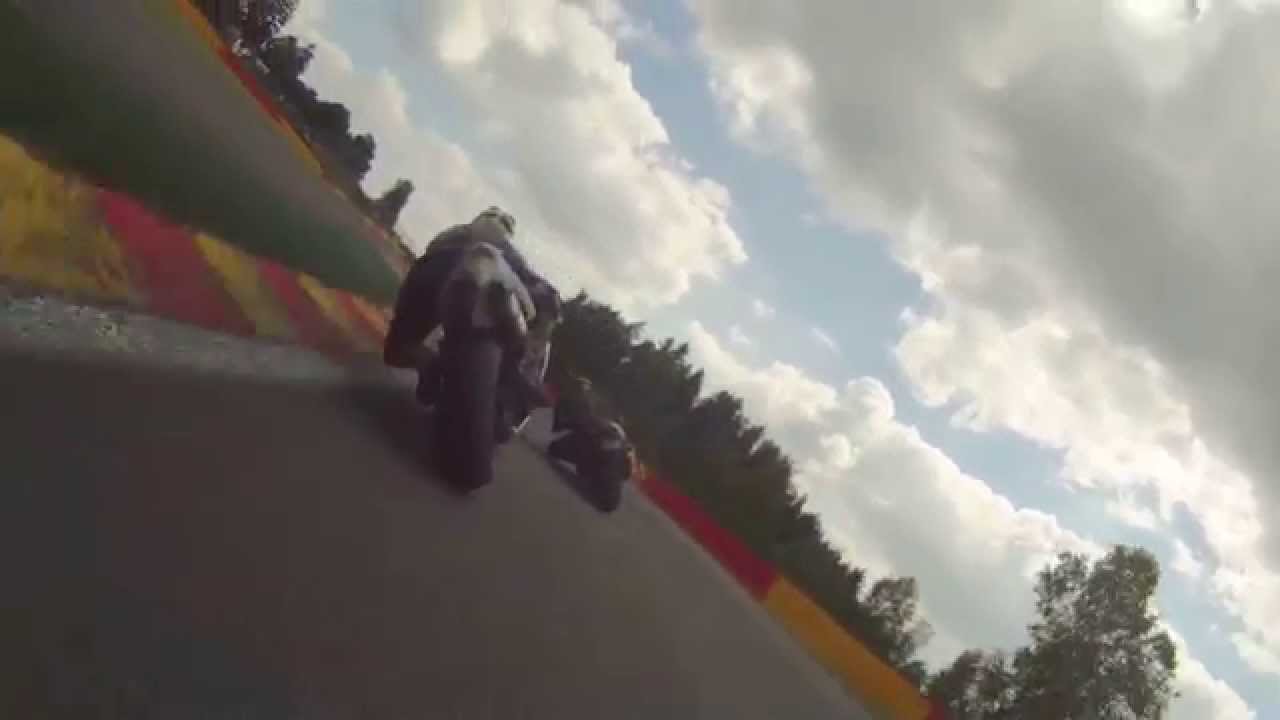 Spa ZX12R vs CBR1000RR