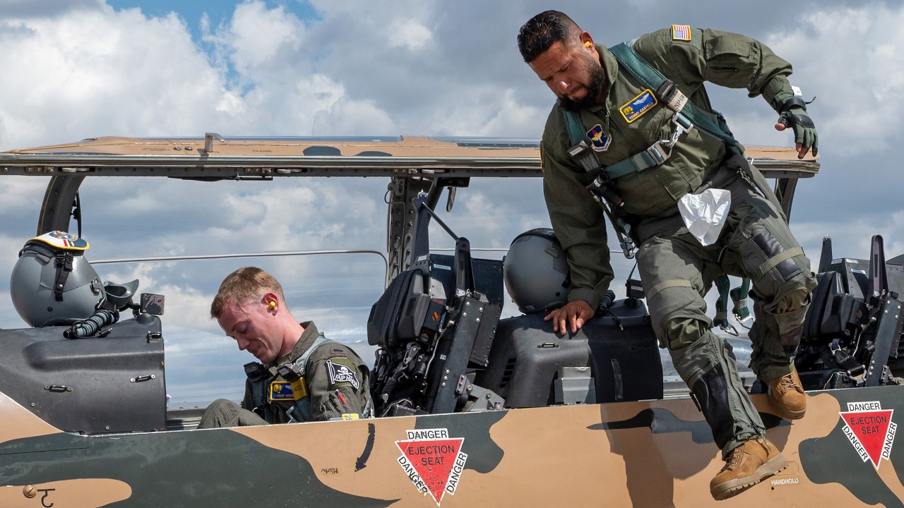 THE ULTIMATE REWARD: Air Force Mechanic Gets a T-6 Texan II INCENTIVE FLIGHT!