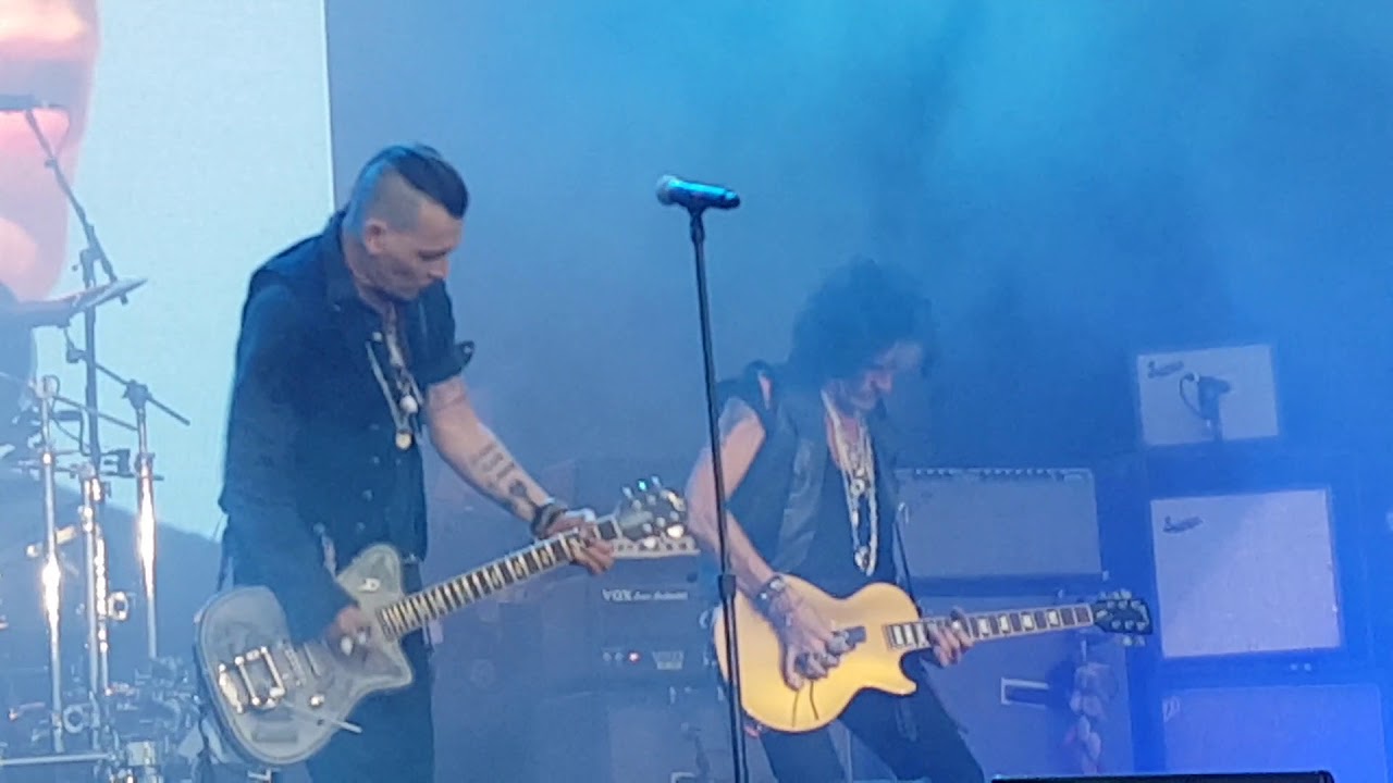 Hollywood Vampires - Heroes (David Bowie Cover) - 04.06.18 Berlin