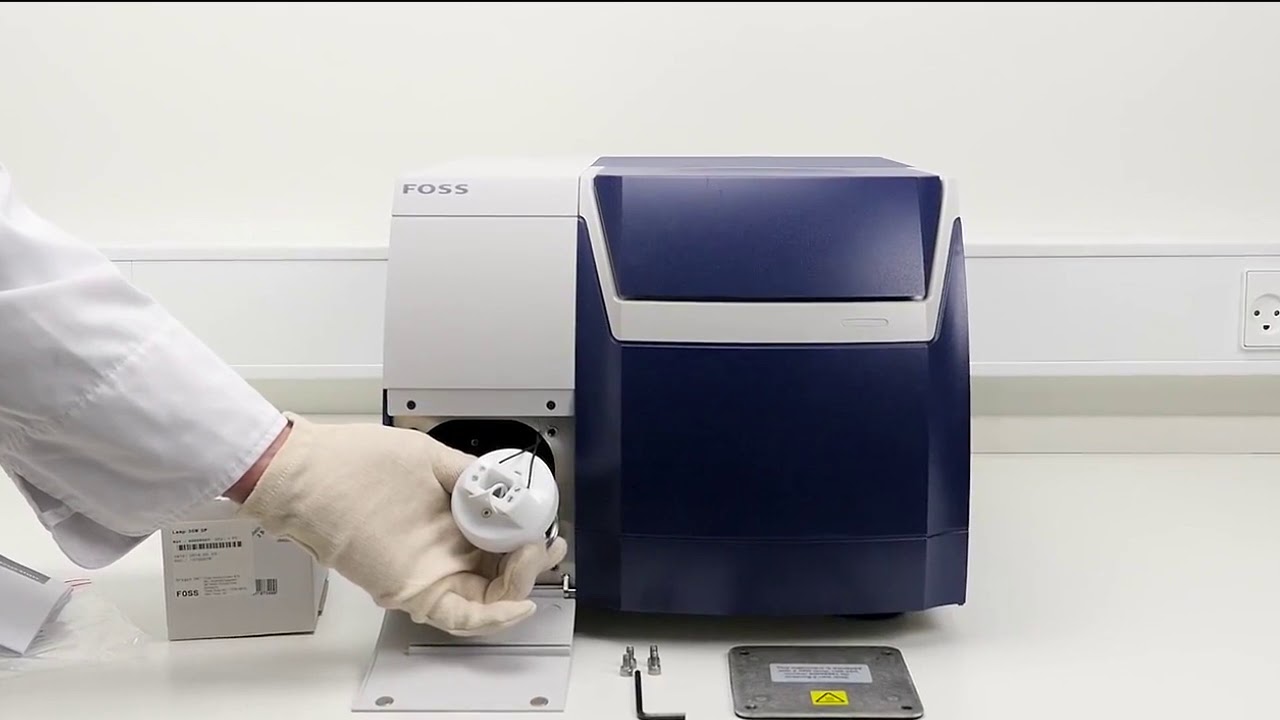 Замена лампы на приборе  NIRS&trade; DS2500