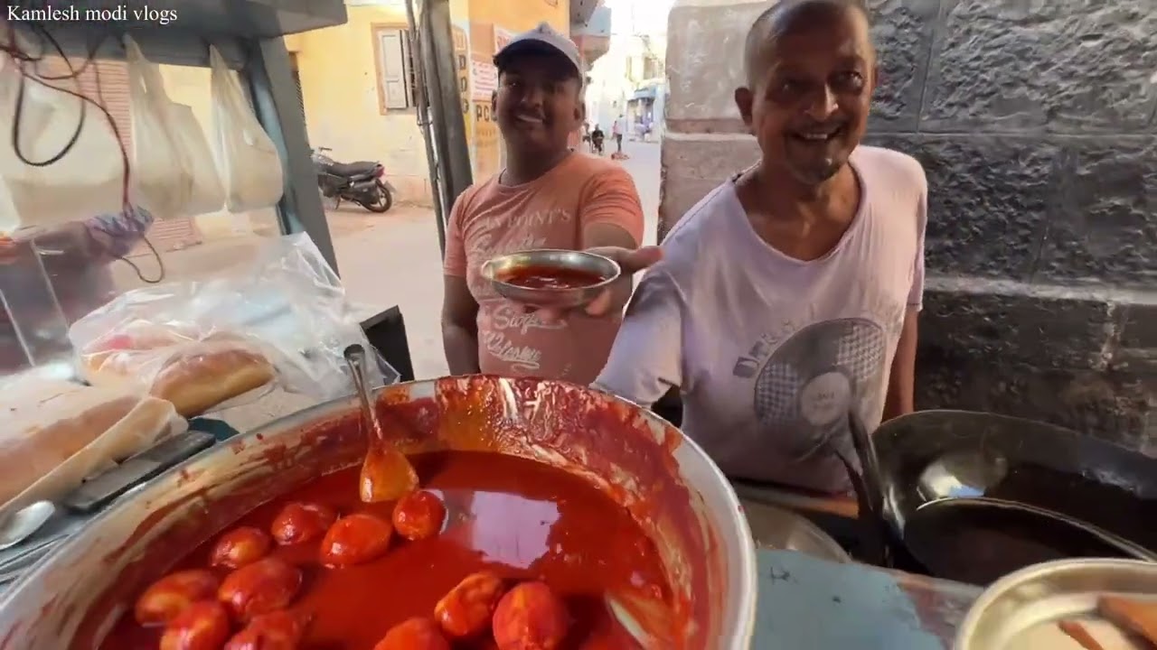 અમદાવાદ વાળા દીપુભાઈ એ કમલેશ મોદી ની મહેમાન ગતિ માણી મોરબી બેસ્ટ ફૂડ ખાવા લઈ ગયા