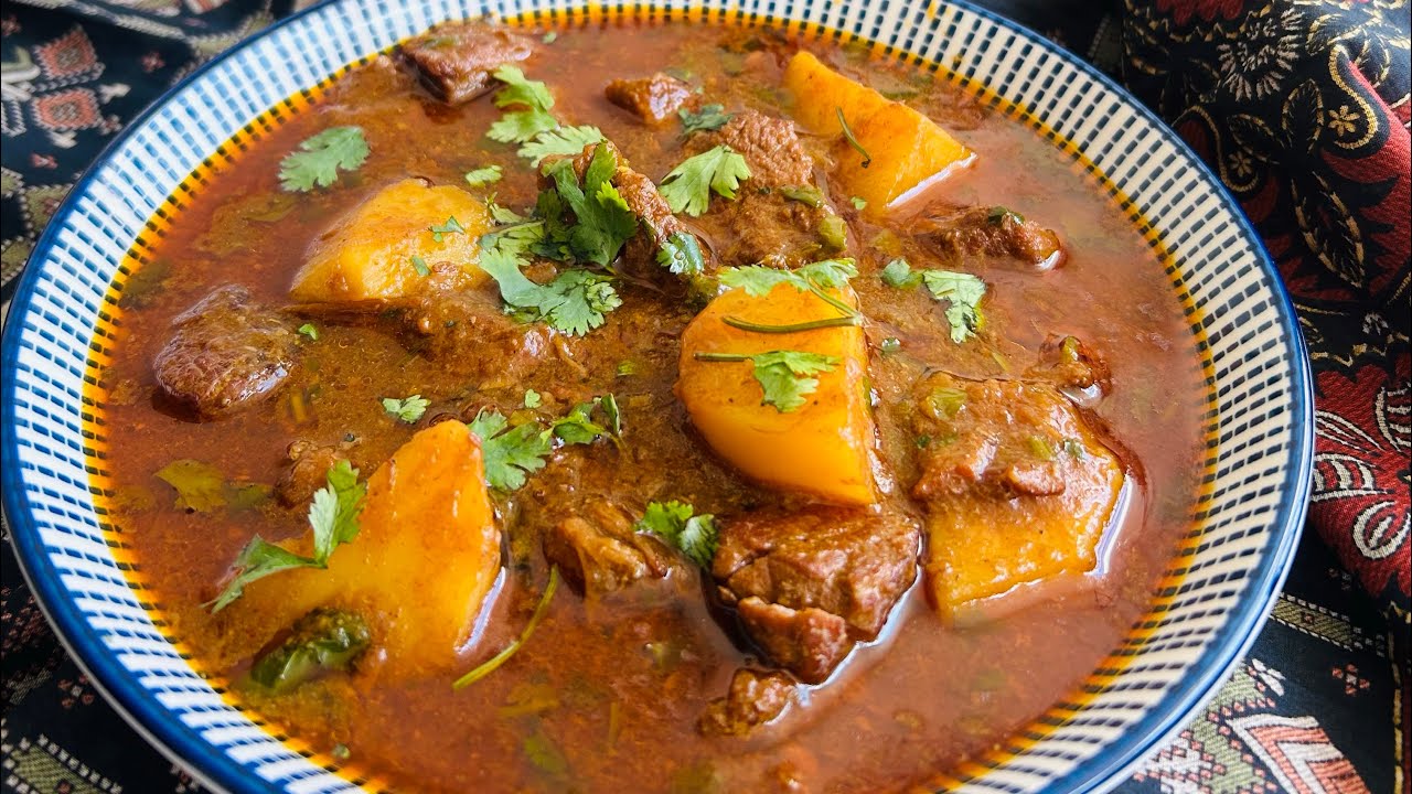 Aloo Gosht ka salan| Desi Style Aloo Gosht| Aloo Gosht Recipe 