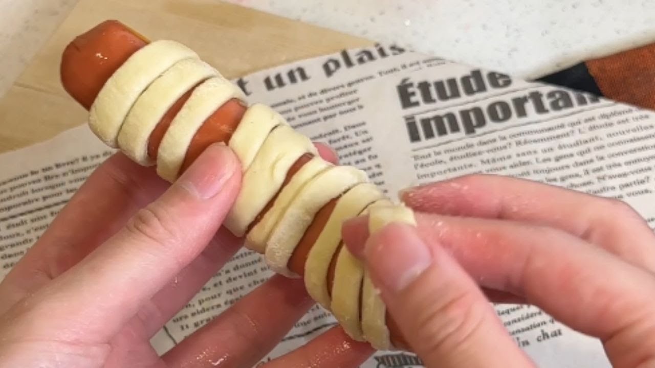 A simple-steps recipe to make Halloween themed party food *Halloween Recipes* || WooGlobe