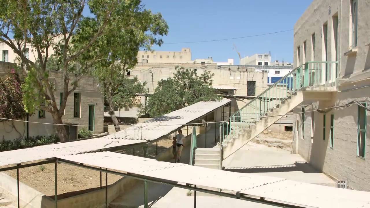 Malta - RNS Tal Handaq and Liceo M.A. Vassalli - View from top of stairs, Block-16