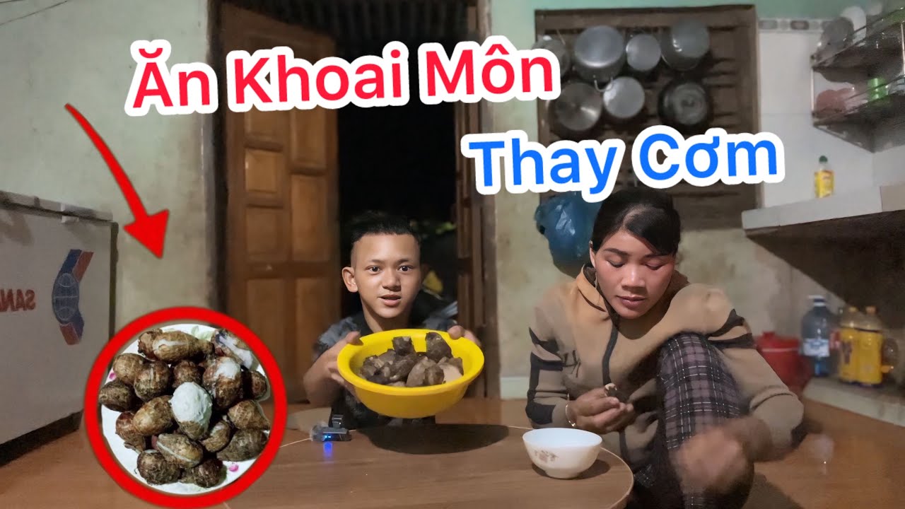 2 Mẹ con luộc khoai Môn ăn thay cơm | Khôi Khập Khểnh