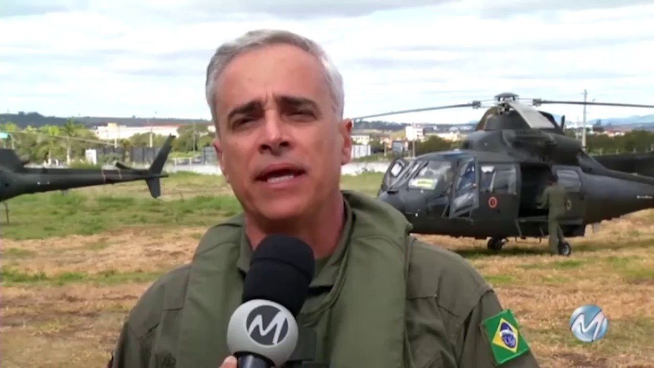 Curso do exército: helicópteros chamam a atenção no Sul de Minas