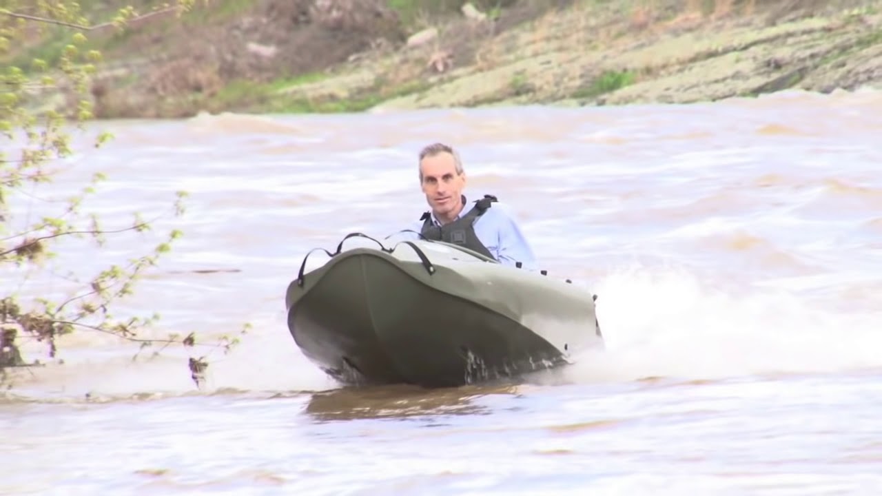 MOKAI CLASSIC - Motorized Kayak in action.