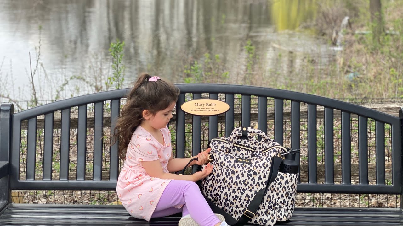 Packing For A Day Out With Toddler/ Using My Itzy Ritzy Convertible Bag