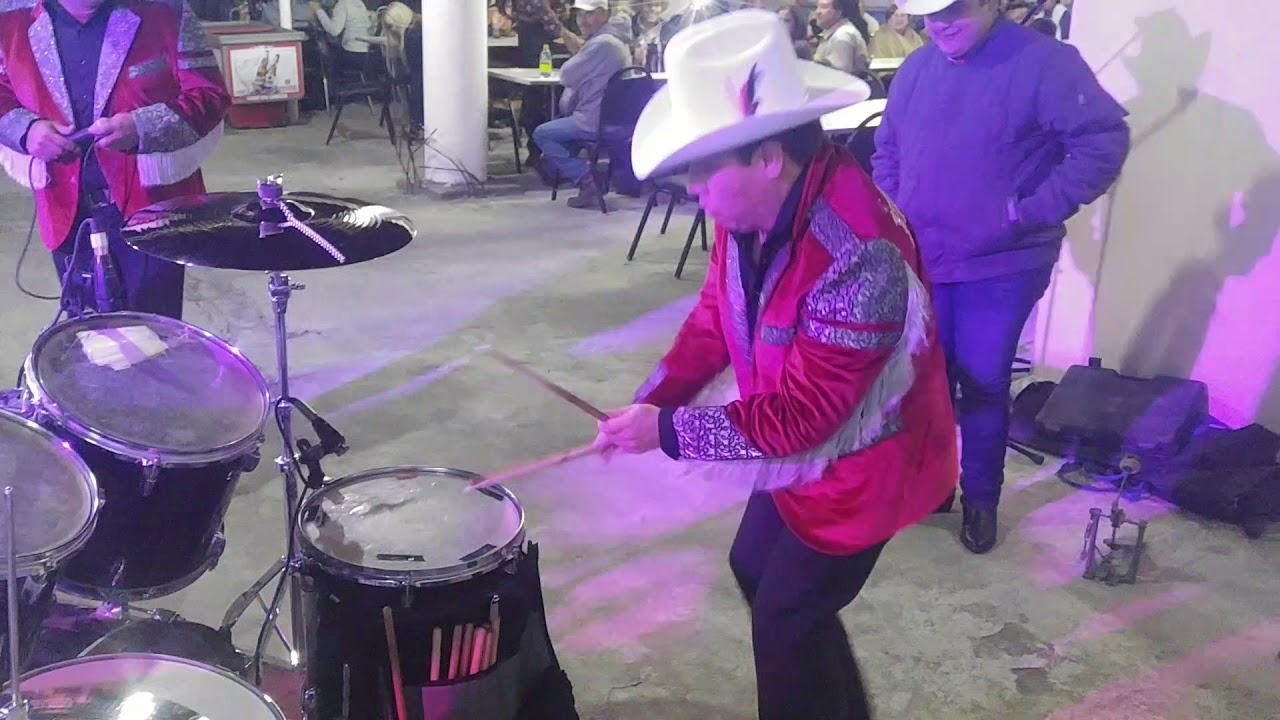 Baterista de viejones de linares gustavo guerrero