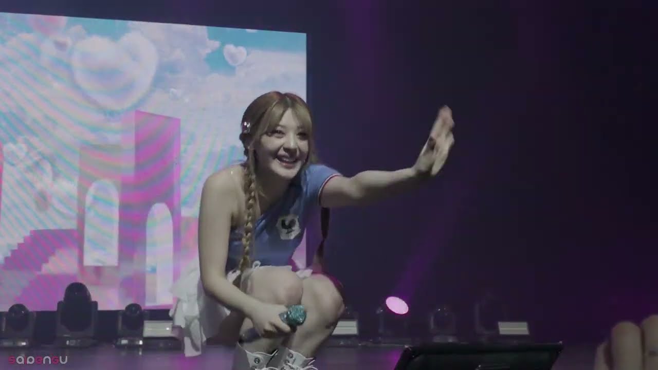 STAYC 스테이씨 - LOVE+247+LIKE THIS [Salle Pleyel/Paris/240305] Fancam 직캠 HLG