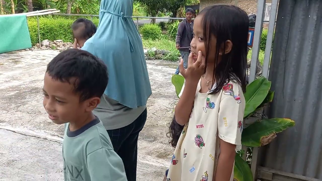 Hanum Takut Topeng Monyet !