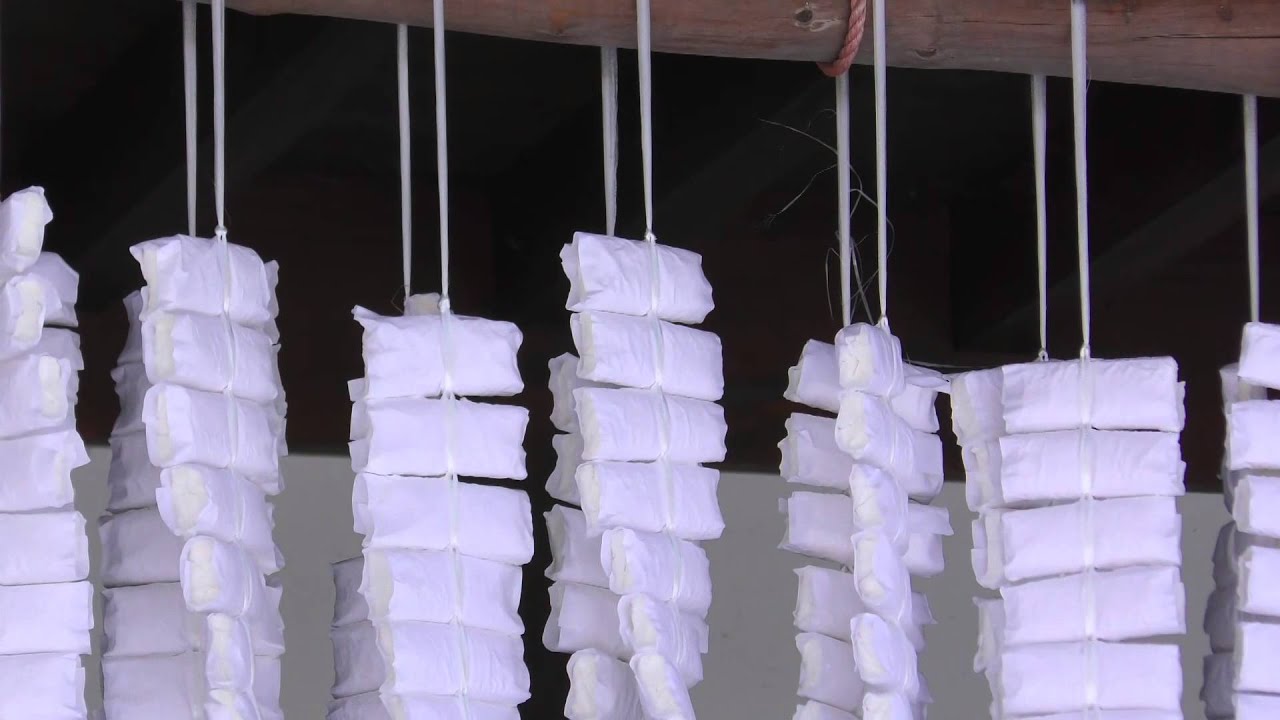 20150211_[4K]冬の風物詩・軒下の「凍り餅」